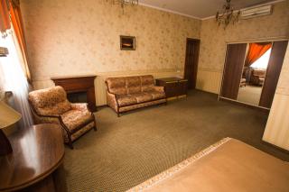 Magnat Lux Hotel - Chernivtsi - 5