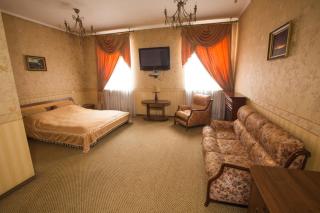 Magnat Lux Hotel - Chernivtsi - 0