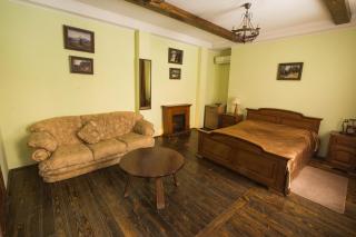 Magnat Lux Hotel - Chernivtsi - 3