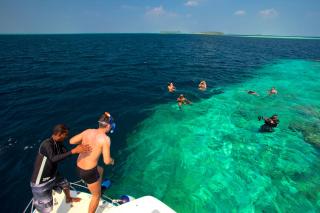 Kaani Beach Hotel - Maafushi - 3