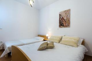 Family friendly apartments with a swimming pool Podstrana, Split - 15040 - 1