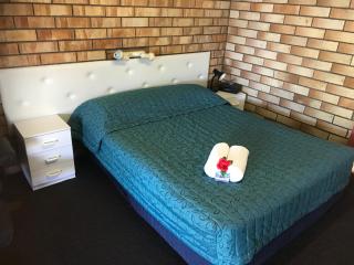 Miles Outback Motel - Miles - 5