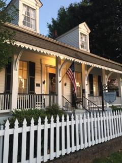 Riverboat Bed & Breakfast - Natchez - 4