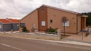 Apartment Pal - Pridraga - 9