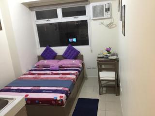 Urban Deca by Graceys Place - Manila - 0