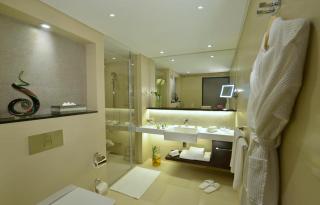 Crowne Plaza Bahrain by IHG - Manama - 5