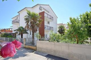 Apartments and Rooms Josipa - Vodice - 0