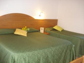 Carlo's Hotel - 1