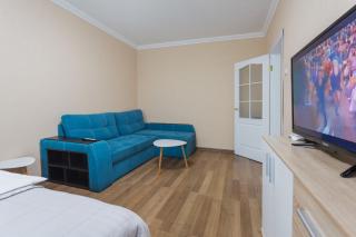 Cosy Apartment at Pozniaky - Kiev - 9