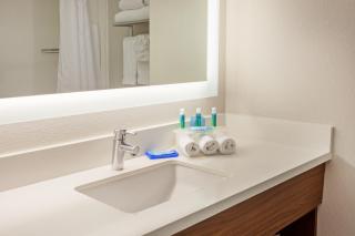 Holiday Inn Express & Suites Corona by IHG - Corona - 6