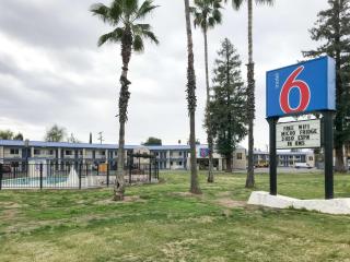 Motel 6-Visalia, CA - 0