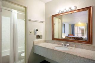Super 8 by Wyndham College Park/Atlanta Airport West - Atlanta - 1