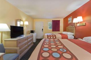 Super 8 by Wyndham Chipley - Chipley - 4