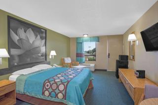 Super 8 by Wyndham Dunn - 4