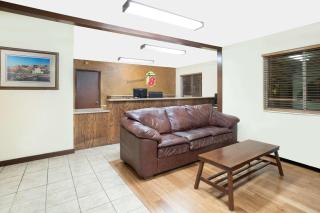 Super 8 by Wyndham St. George UT - St. George - 8