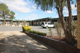 Hi Way Eight Motor Inn - 1