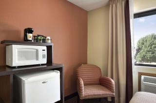 Super 8 by Wyndham Carbondale - Carbondale - 7