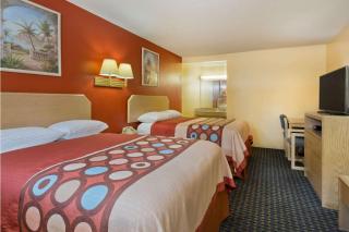 Super 8 by Wyndham Chipley - Chipley - 3