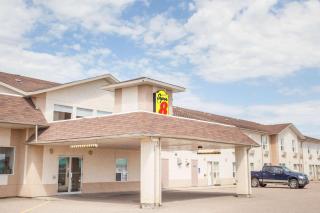 Super 8 by Wyndham Meadow Lake - Meadow Lake - 0