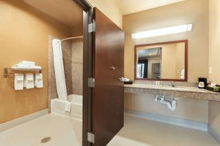 Super 8 by Wyndham Karnes City - Karnes City - 1