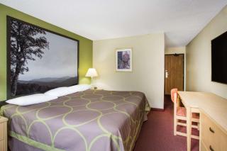 Super 8 by Wyndham Salem VA - 6