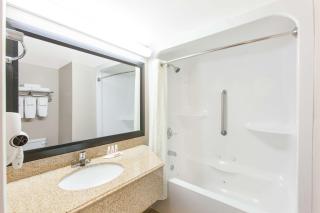 Super 8 by Wyndham Oklahoma City - Oklahoma City - 5