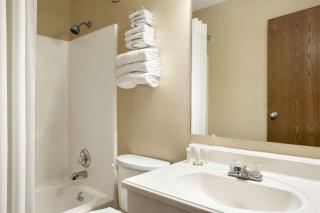Super 8 by Wyndham Carbondale - Carbondale - 2