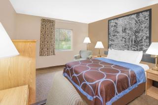 Super 8 by Wyndham Seville - Seville - 2