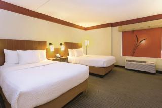 La Quinta by Wyndham Raleigh/Durham Southpoint - 2
