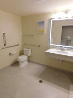 Days Inn & Suites by Wyndham Kearney NE - 9