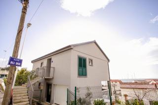 Apartments with a parking space Sumpetar, Omis - 14941 - Jesenice - 2