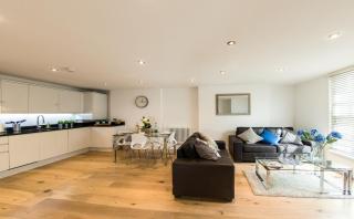 Finchley Central - Luxury 2 bed ground floor apartment - Hendon - 4
