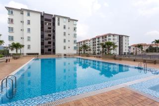 Ijanina Homestay - Bandar Puncak Alam - 9
