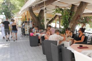 Apartments by the sea Makarska - 6666 - 1