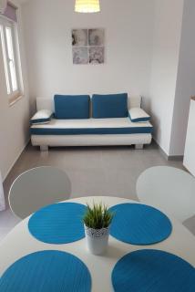 Apartments by the sea Stomorska, Solta - 13695 - 2