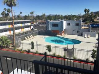 Super 8 by Wyndham Las Vegas North Strip/Fremont St. Area - Las Vegas - 3