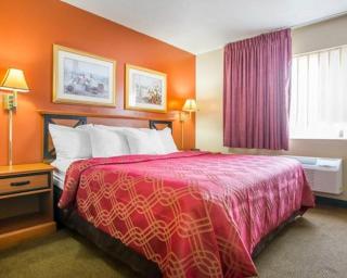 AmericInn by Wyndham Green Bay Near Stadium - Green Bay - 3