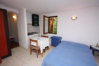 Apartments by the sea Maslinica, Solta - 772 - 2