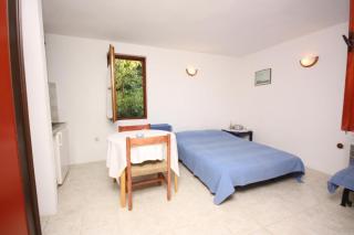 Apartments by the sea Maslinica, Solta - 772 - 1