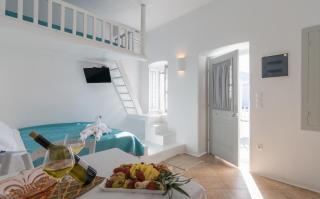 Traditional House by the Sea - Mandrakia - 4
