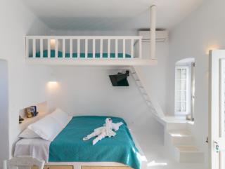 Traditional House by the Sea - Mandrakia - 3