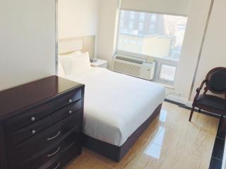 Mayfair Inn and Suites - Queens - 1