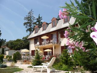 BALATON ART Guesthouse - Balatonszemes - 0