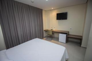 Golden Plaza Hotel - 8