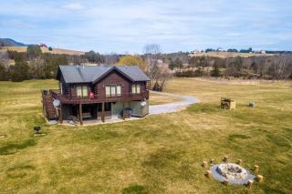 Poppy's Hideaway on the Shenandoah River with huge lawns and hang-out areas - Luray - 8