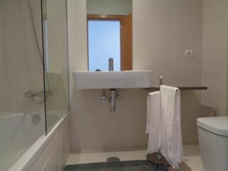 Paradisus Stylish Family Living in a 3-Bedroom Condo with Pool - 2