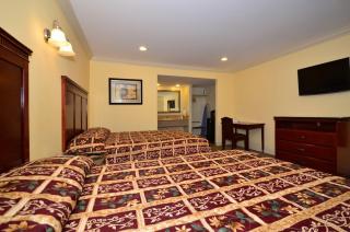 Travelodge by Wyndham Brea - 3