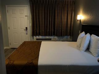 Relax Inn - Flagstaff - 2