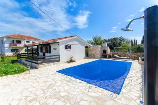 House Ara - Grohote - 0