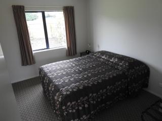 Tudor Lodge Motel - 9